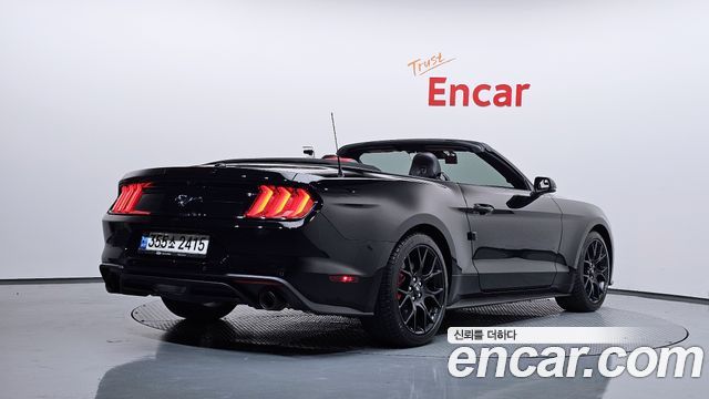 Ford Mustang Convertible 2020 — фото 2