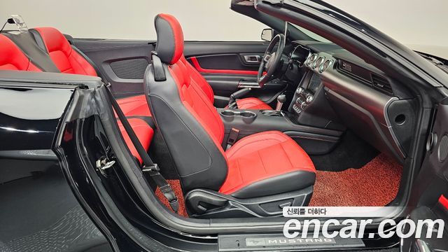 Ford Mustang Convertible 2020 — фото 11