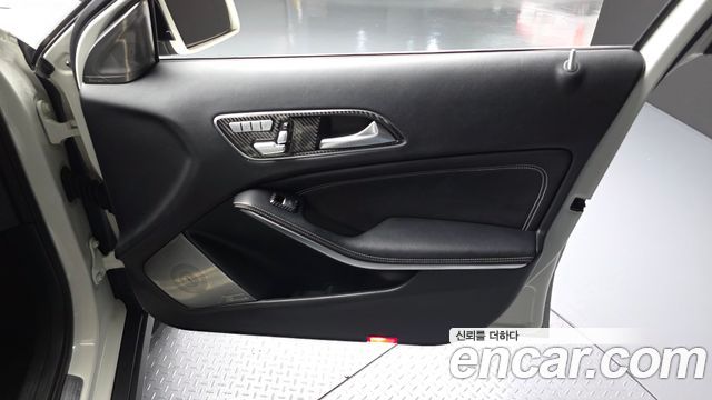 Mercedes-Benz GLA-Class (X156) GLA200 d 4MATIC 2016 — фото 24