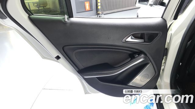 Mercedes-Benz GLA-Class (X156) GLA200 d 4MATIC 2016 — фото 25