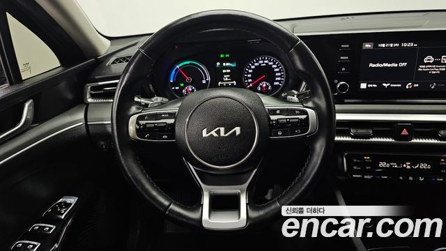 Kia K5 Hybrid (III) Prestige 2023 — фото 13