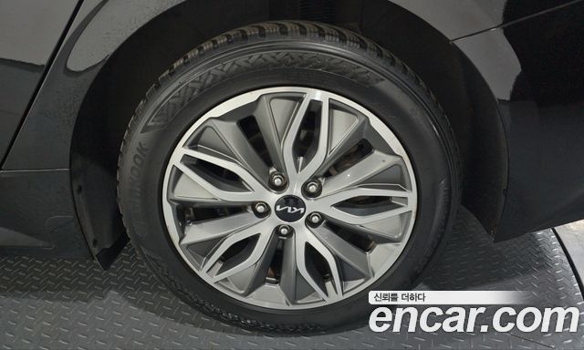 Kia K5 Hybrid (III) Prestige 2023 — фото 21