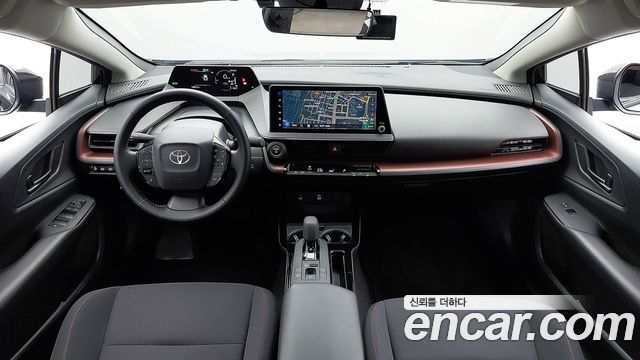 Toyota Prius (V) 2.0 PHEV SE 2024 — фото 7