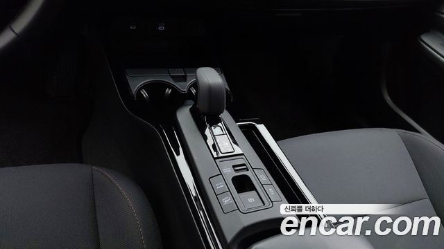 Toyota Prius (V) 2.0 PHEV SE 2024 — фото 9