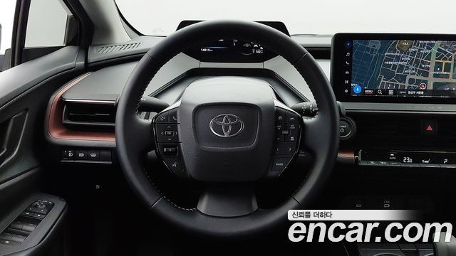 Toyota Prius (V) 2.0 PHEV SE 2024 — фото 15