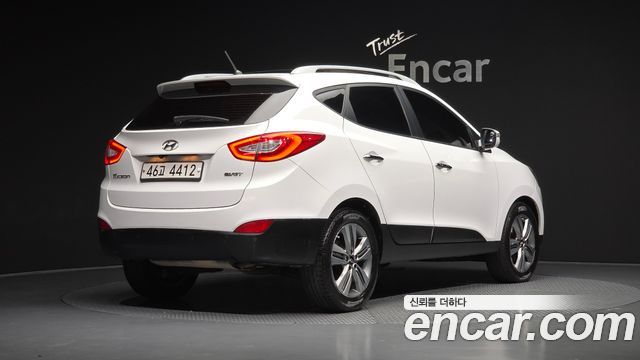 Hyundai Tucson ix Diesel(e-VGT) 2WD Premium 2014 — фото 2