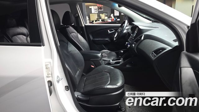 Hyundai Tucson ix Diesel(e-VGT) 2WD Premium 2014 — фото 11
