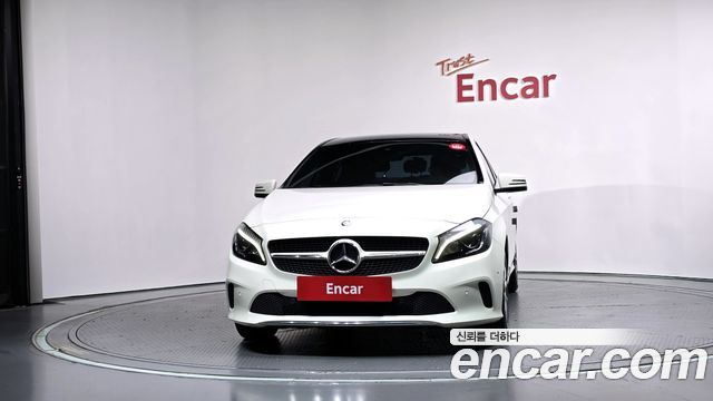 Mercedes-Benz A-Class (W176) A200 2017 — фото 3