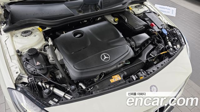 Mercedes-Benz A-Class (W176) A200 2017 — фото 6
