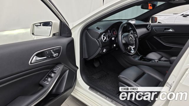 Mercedes-Benz A-Class (W176) A200 2017 — фото 10