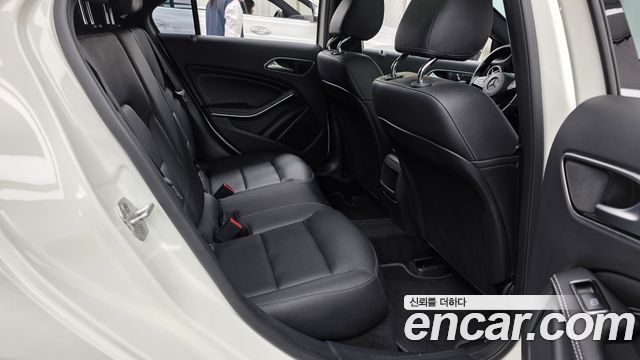 Mercedes-Benz A-Class (W176) A200 2017 — фото 12