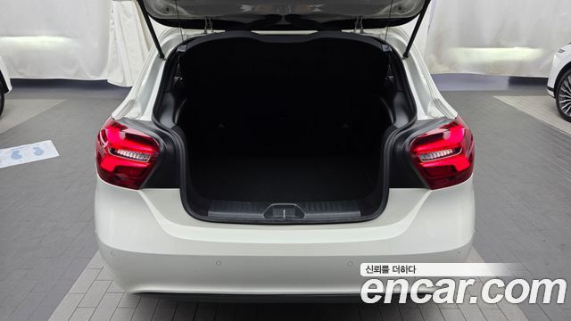 Mercedes-Benz A-Class (W176) A200 2017 — фото 20