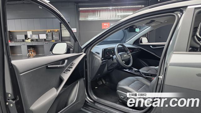 Kia Niro Prestige 2024 — фото 10