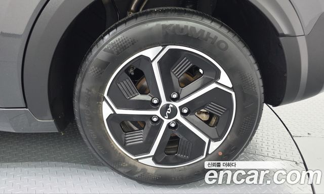 Kia Niro Prestige 2024 — фото 21