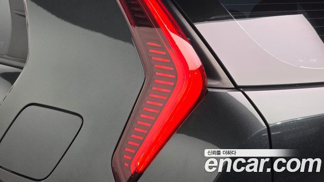 Kia Niro Prestige 2024 — фото 23