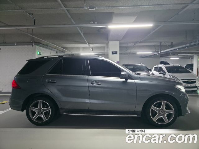 Mercedes-Benz GLE-Class (W166) GLE350 d 4MATIC 2017 — фото 20