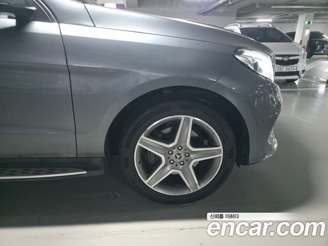 Mercedes-Benz GLE-Class (W166) GLE350 d 4MATIC 2017 — фото 21