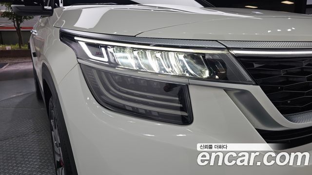 Kia Seltos Gasoline 1.6 Turbo 4WD Signature 2022 — фото 22