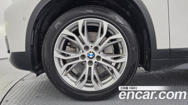BMW X1 (F48) xDrive 20d Joy 2018 — фото 5