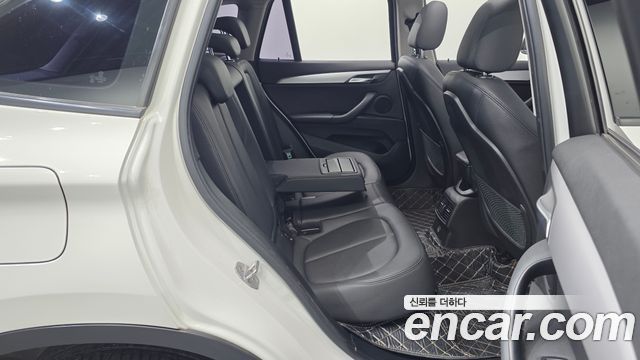 BMW X1 (F48) xDrive 20d Joy 2018 — фото 11