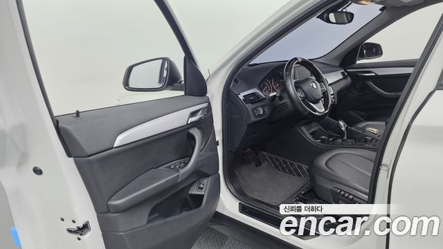 BMW X1 (F48) xDrive 20d Joy 2018 — фото 16