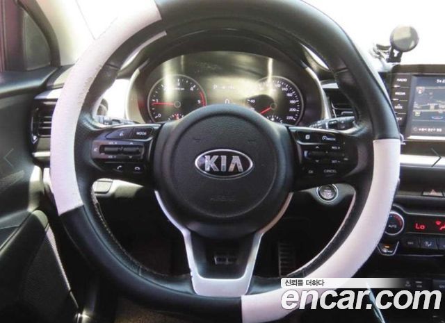 Kia Stonic Diesel 1.6 Prestige 2018 — фото 10