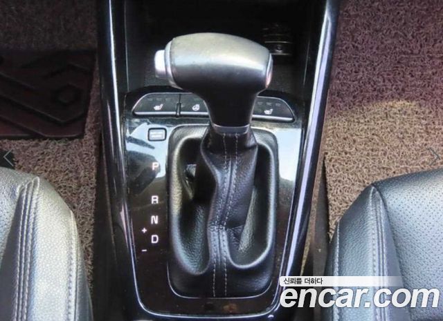 Kia Stonic Diesel 1.6 Prestige 2018 — фото 15