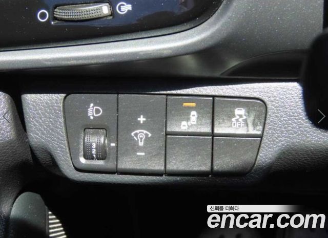 Kia Stonic Diesel 1.6 Prestige 2018 — фото 16