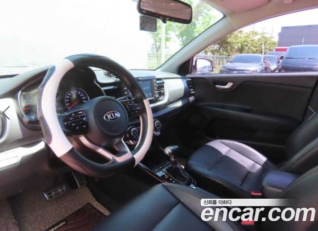 Kia Stonic Diesel 1.6 Prestige 2018 — фото 18