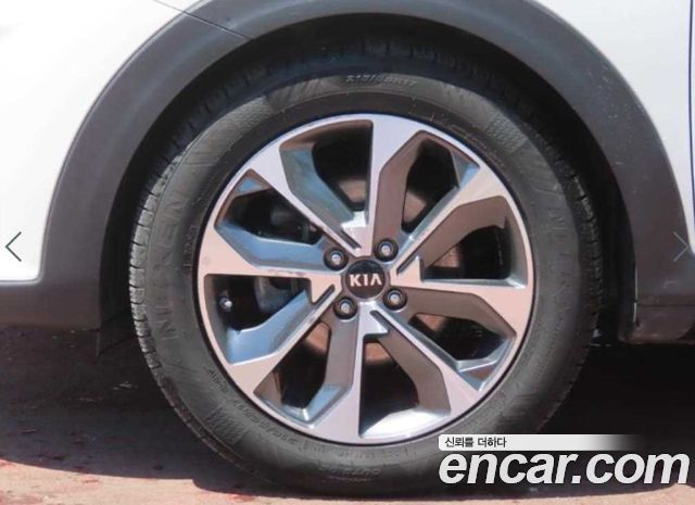 Kia Stonic Diesel 1.6 Prestige 2018 — фото 24