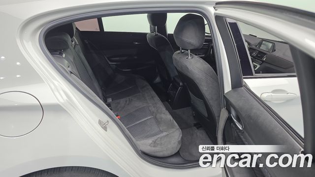 BMW 1 Series (F20) 118d M Sport Shadow 5 Door 2018 — фото 16