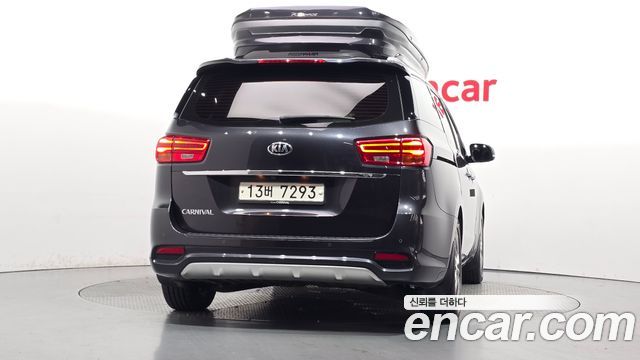 Kia Carnival 9-Seater Noblesse 2019 — фото 4