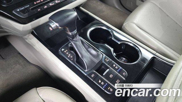 Kia Carnival 9-Seater Noblesse 2019 — фото 9
