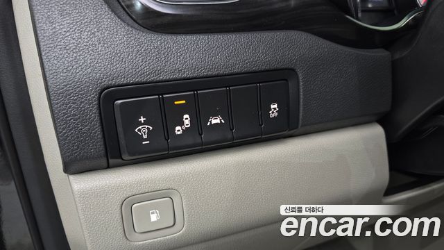 Kia Carnival 9-Seater Noblesse 2019 — фото 18