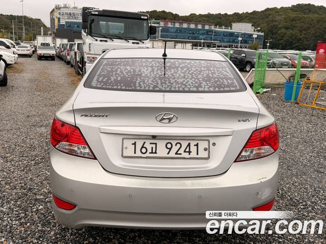 Hyundai Accent (New) Diesel 1.6 VGT Luxury 2012 — фото 3