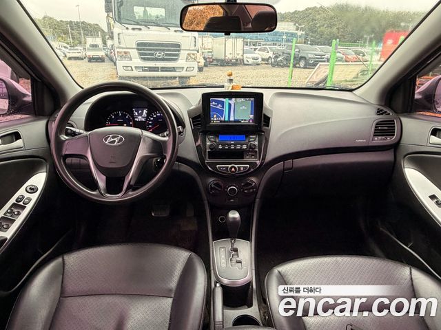 Hyundai Accent (New) Diesel 1.6 VGT Luxury 2012 — фото 6
