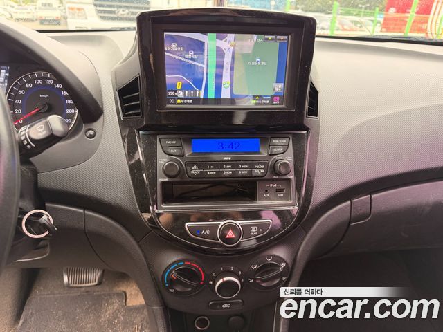 Hyundai Accent (New) Diesel 1.6 VGT Luxury 2012 — фото 15