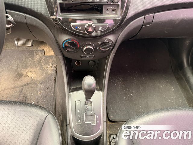 Hyundai Accent (New) Diesel 1.6 VGT Luxury 2012 — фото 16