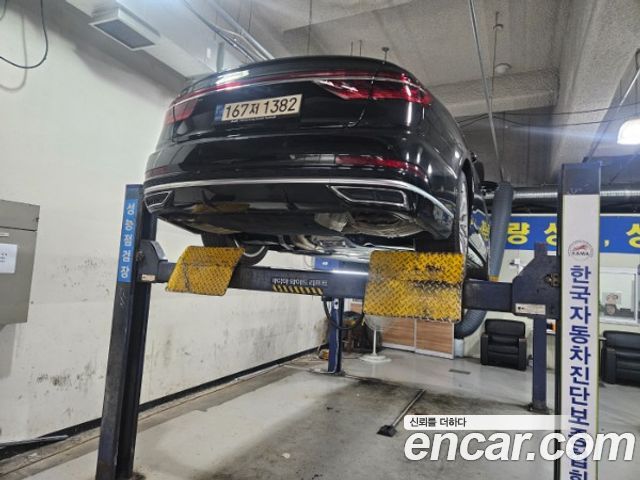Audi A8 (D5) 55 TFSI Quattro LWB 2021 — фото 2