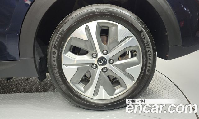 Kia Niro EV Noblesse 2019 — фото 21