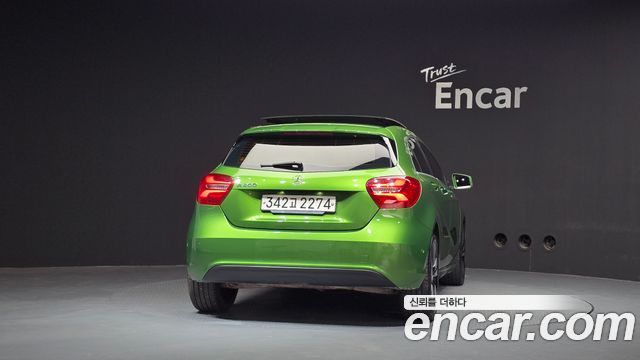 Mercedes-Benz A-Class (W176) A200 2017 — фото 4