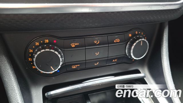 Mercedes-Benz A-Class (W176) A200 2017 — фото 12
