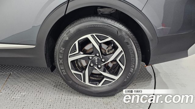 Kia Sportage (V) Gasoline 1.6 Turbo 2WD Prestige 2023 — фото 21