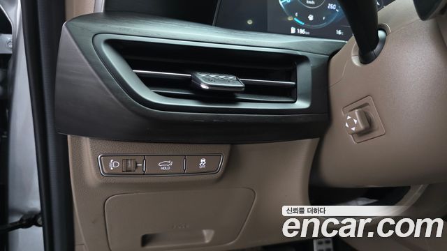 Kia K8 2.5 Gasoline 2WD Noblesse 2024 — фото 22