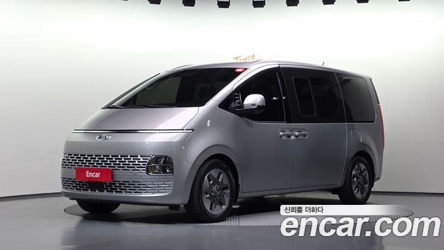 Hyundai Staria Tourer 11-Seater Modern