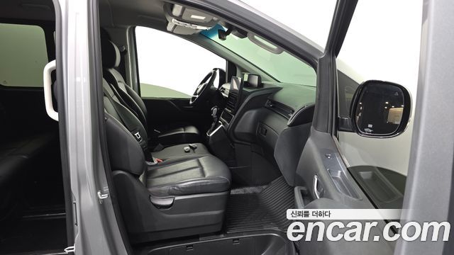 Hyundai Staria Tourer 11-Seater Modern 2023 — фото 11