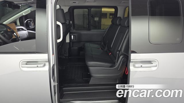 Hyundai Staria Tourer 11-Seater Modern 2023 — фото 26
