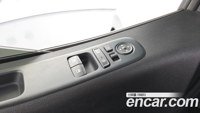 Hyundai Staria Tourer 11-Seater Modern 2023 — фото 30