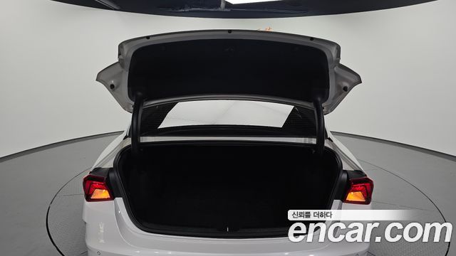 Kia K5 (III) 2.0 Prestige 2023 — фото 20