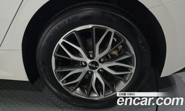 Kia K5 (III) 2.0 Prestige 2023 — фото 21